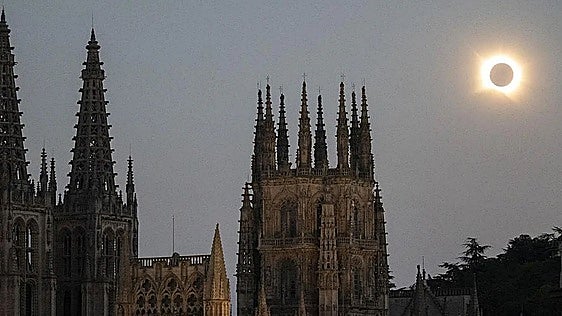 12.000 personas siguieron el eclipse desde los principales puntos de observación habilitados en Burgos