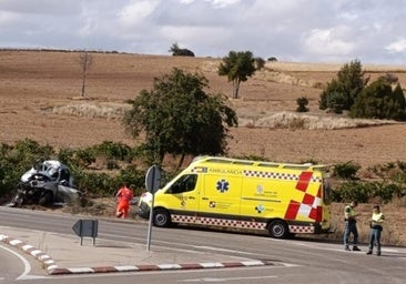 Dos heridos en un grave accidente entre un turismo y un camión en la provincia de Burgos