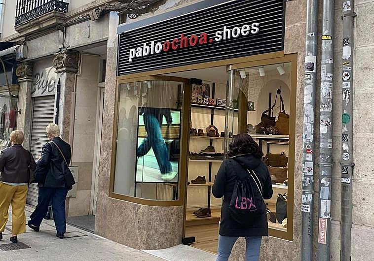 Imagen principal - Las dos nuevas tiendas que completan la oferta comercial de una céntrica calle de Burgos