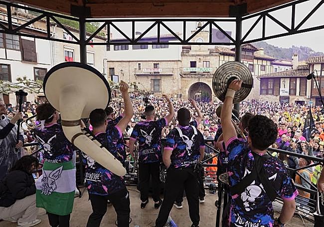 Festival de charangas de Poza de la Sal.