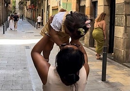 Dayana con su hija.