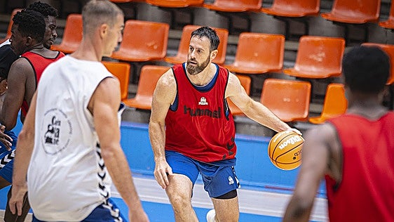 Primer test de pretemporada  del San Pablo Burgos a puerta cerrada