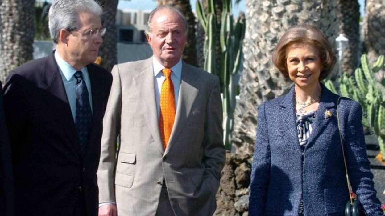 El Rey recibe la bienvenida de Adán Martín en La Mareta (Lanzarote)