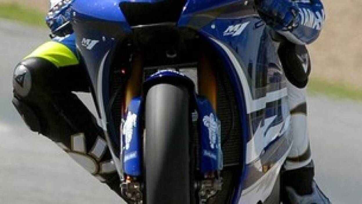 Rossi gana a Pedrosa el primer duelo del año