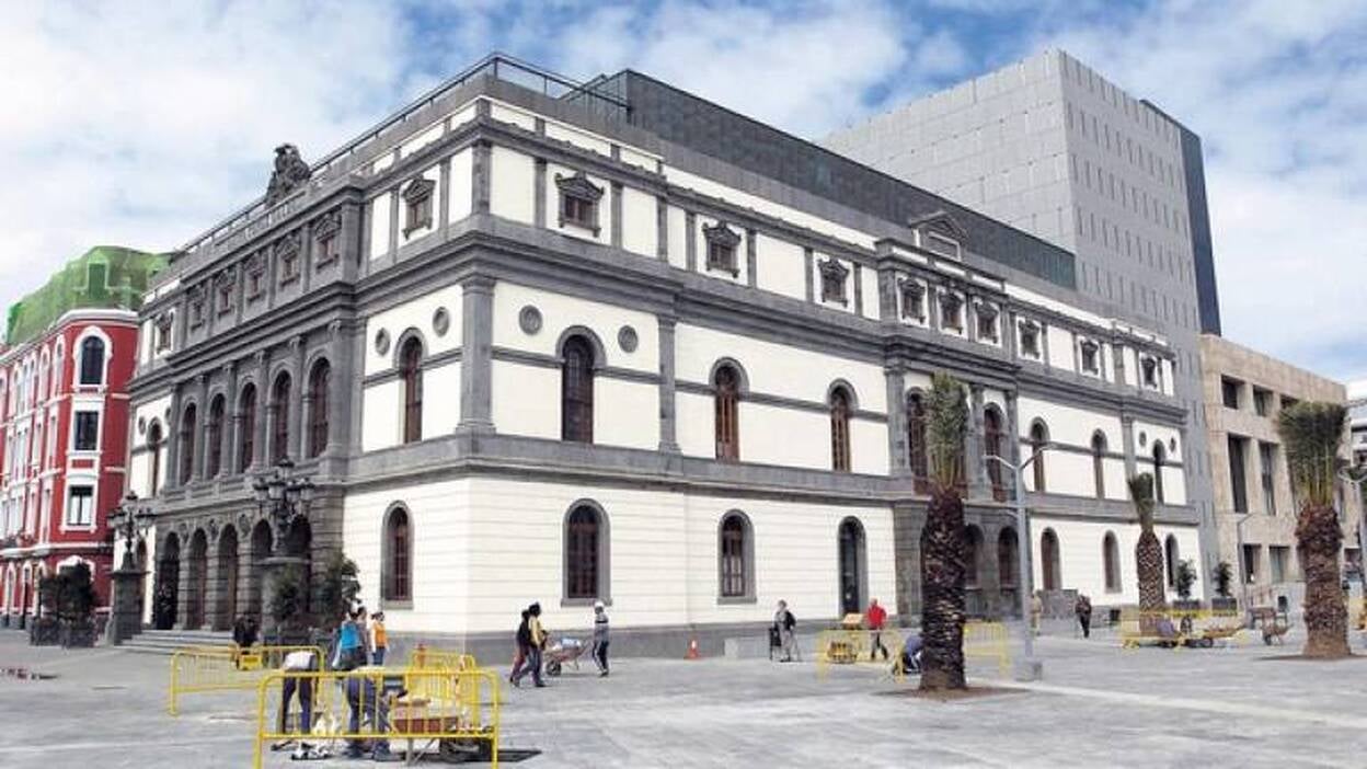 Luzardo zanja la polémica creada en la reapertura del Pérez Galdós