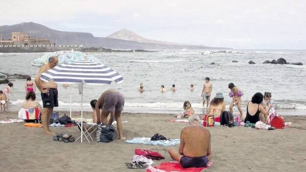 Queda prohibido ir con el caballo a la playa en Arucas