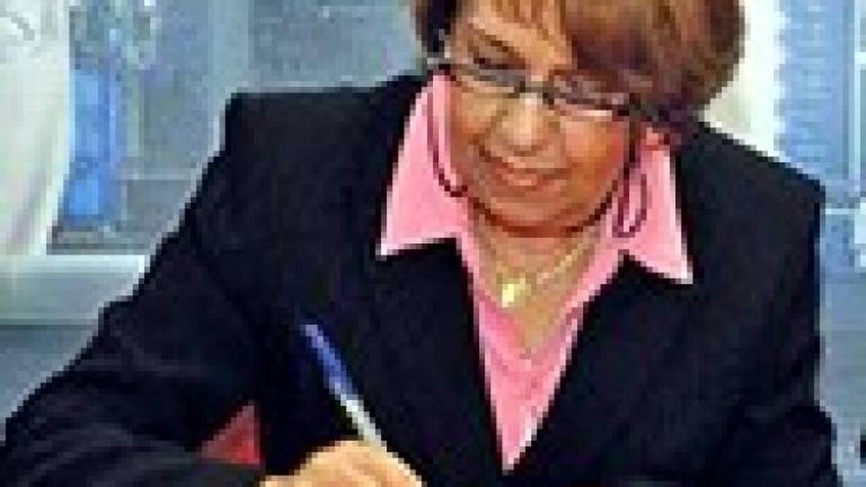 La concejal Esther Sarraute no sabe lo que es una 0NG