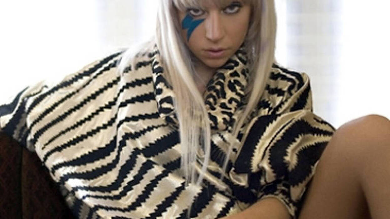 Lady Gaga opinará sobre moda en la revista V Magazine