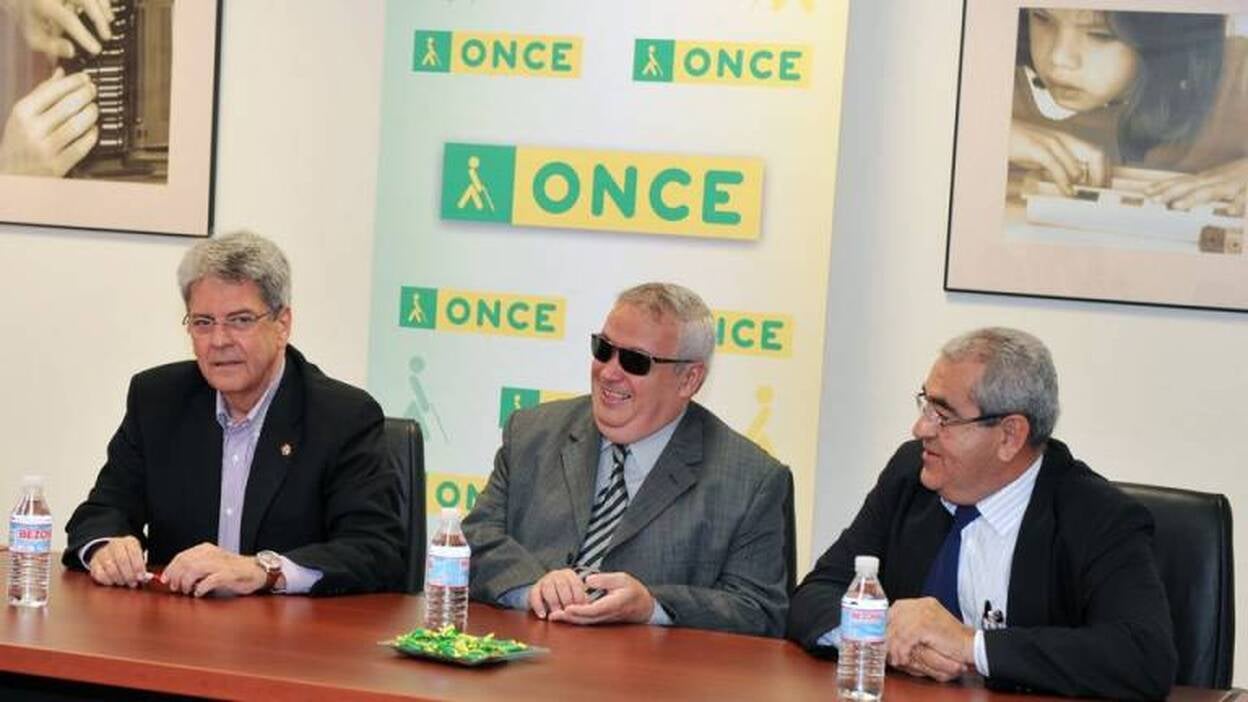 Julio Pérez, en reunión con colectivos de la ONCE