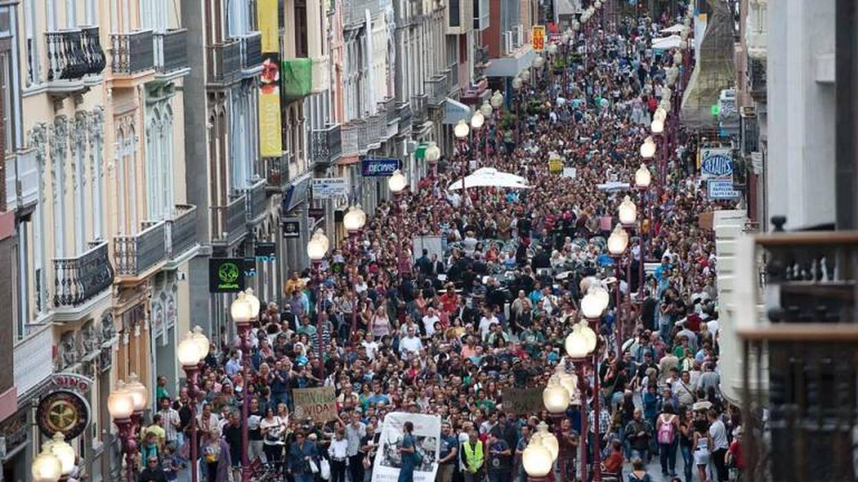 Concentración y cacerolada en la capital grancanaria