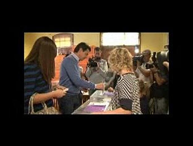 José Manuel Soria (PP) vota en el Colegio Adela Santana de Tafira