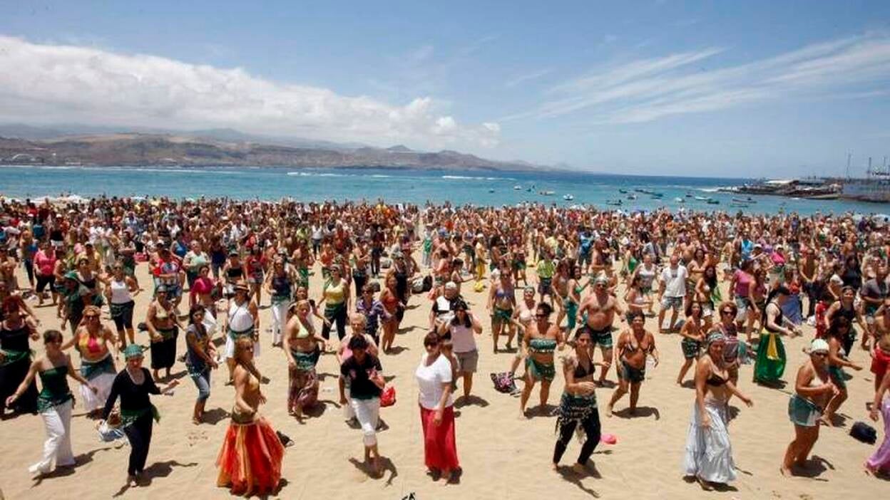 Récord Guinness bailando la danza del vientre
