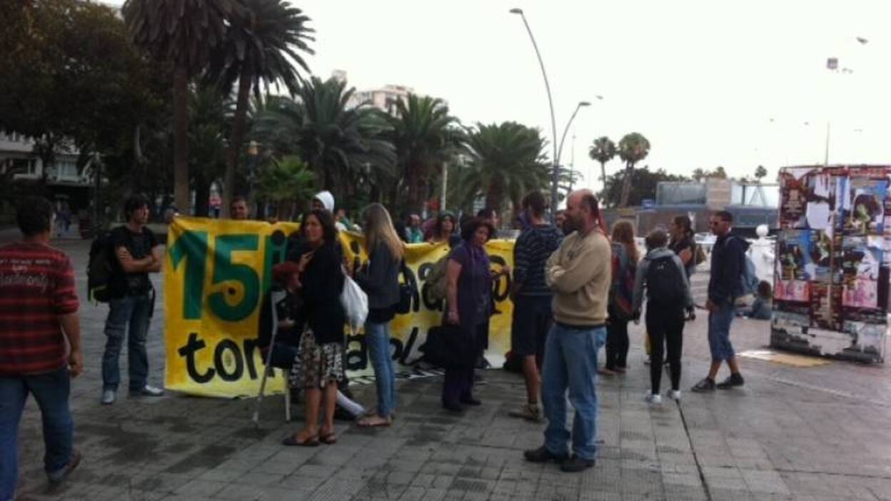 Un grupo de indignados duerme en el San Telmo pese al desalojo