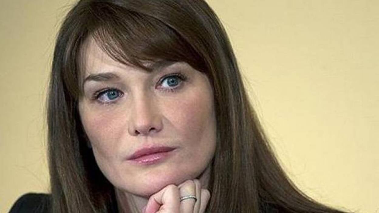 Carla Bruni denunciará a una publicación por sus fotos embarazada