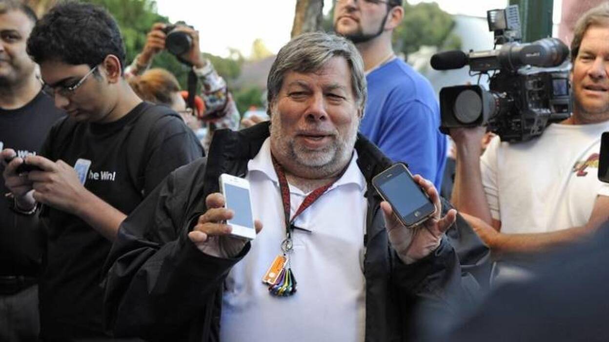 Apple pone a la venta en EEUU su nuevo iPhone 4S