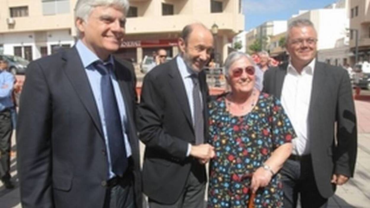 Visita fugaz de Rubalcaba a Fuerteventura y Tenerife