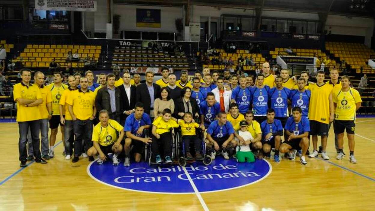 El ‘Futbolcesto solidario’