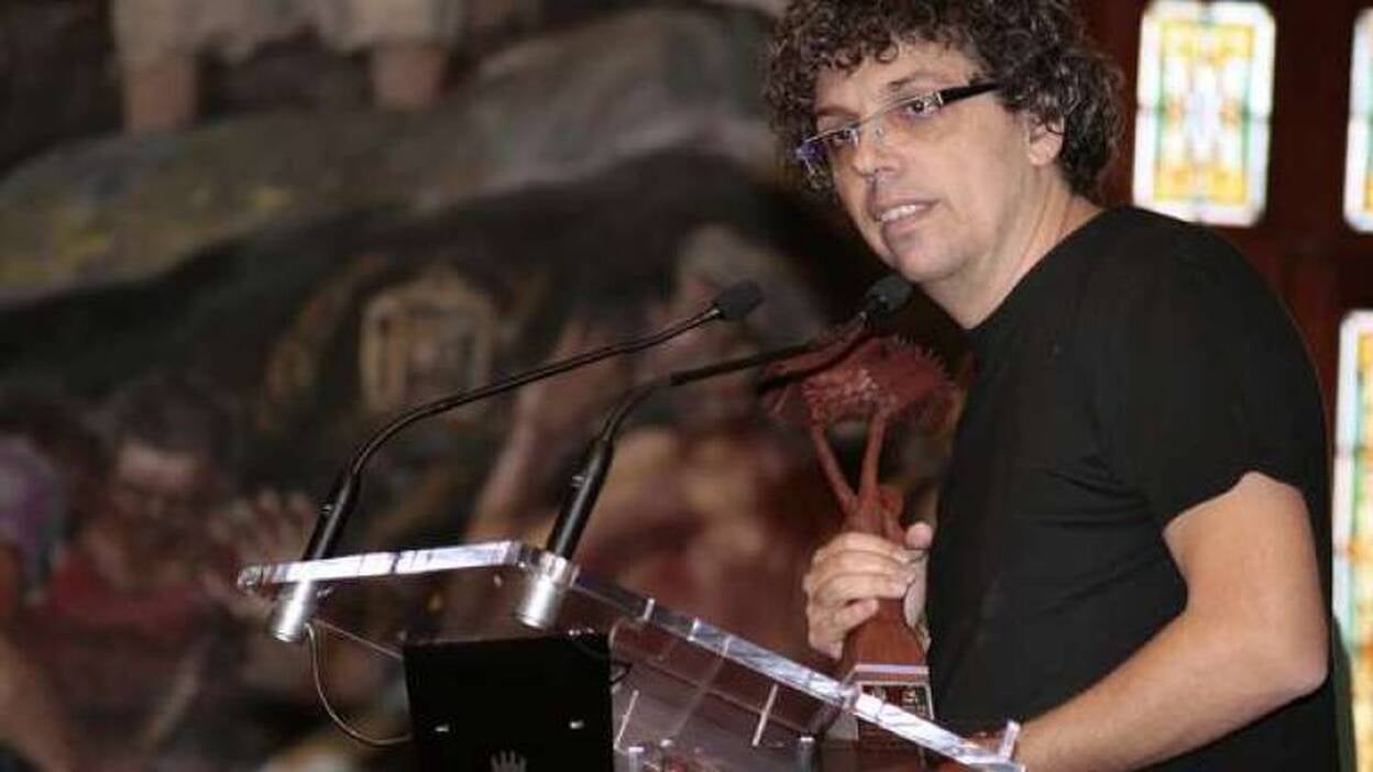 Pedro Guerra recuerda que en España las mujeres mueren asesinadas a diario