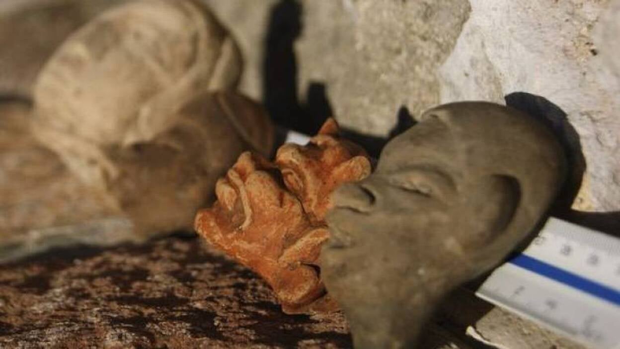 Un mexicano entrega más de 200 piezas mayas de su colección privada