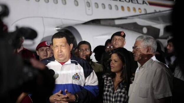 Chávez llega aferrado a la vida a su natal Barinas tras la radioterapia en Cuba