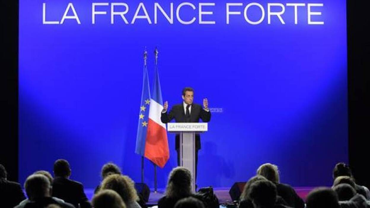 Sarkozy vuelve a criticar a España y a Grecia para defender su programa
