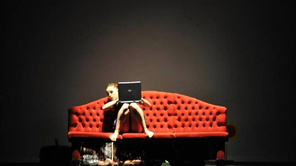 'La niña farola' se instala en el Cuyás