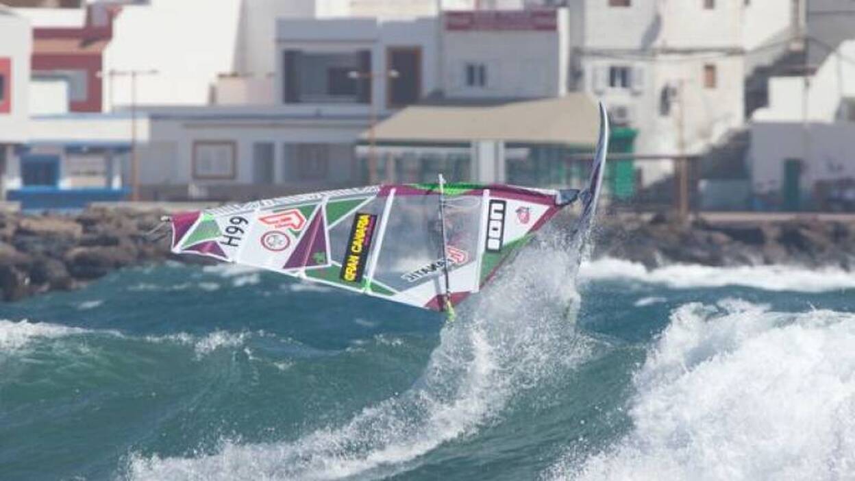 Las mujeres vuelan en Pozo Izquierdo