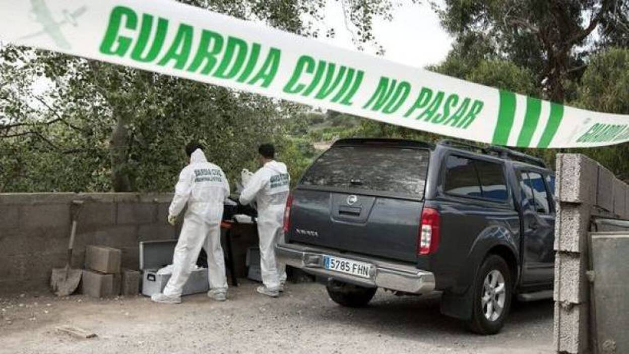 Hallan los cadáveres de un hombre y una mujer en una casa de Tenerife