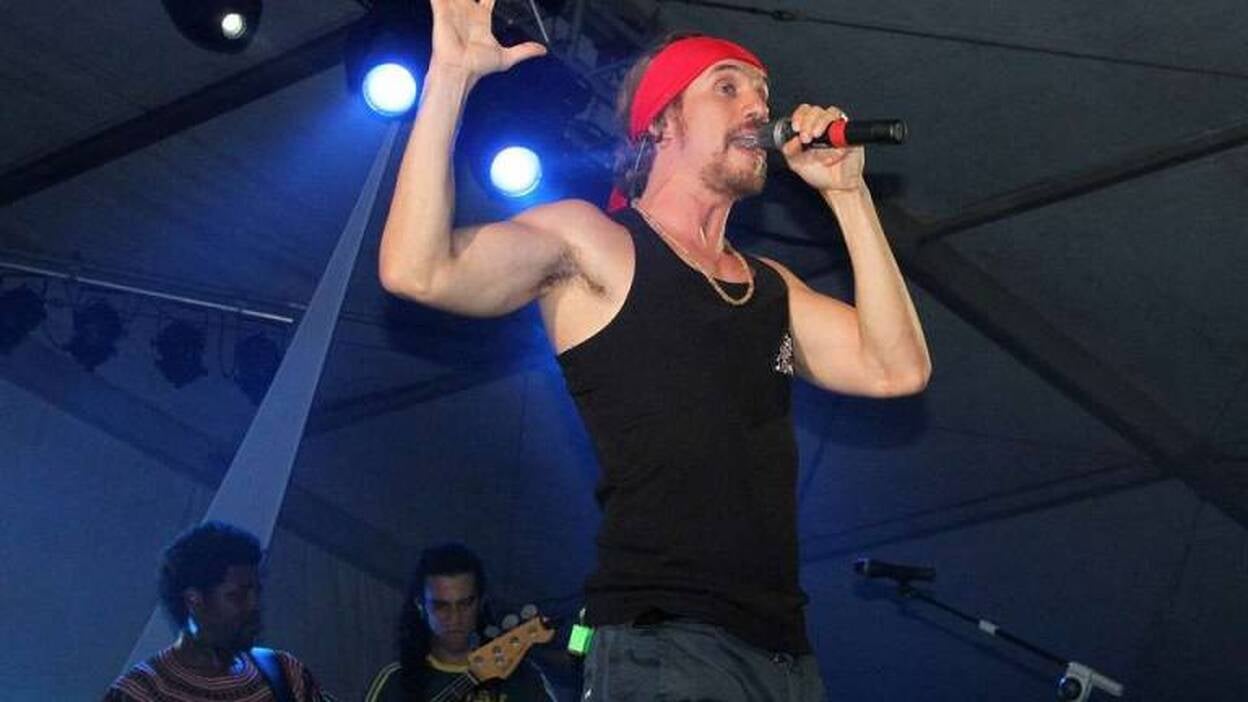 Macaco llenó la carpa en Fuerteventura