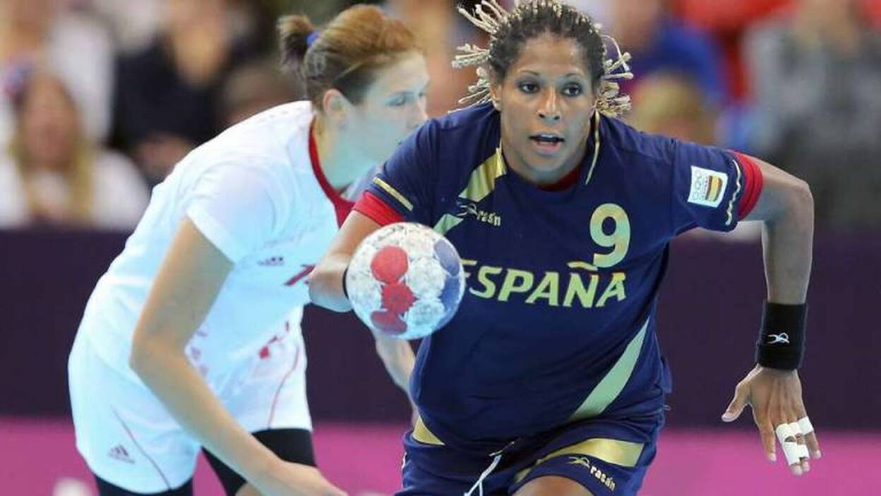 Mangué empuja a España a hacer historia