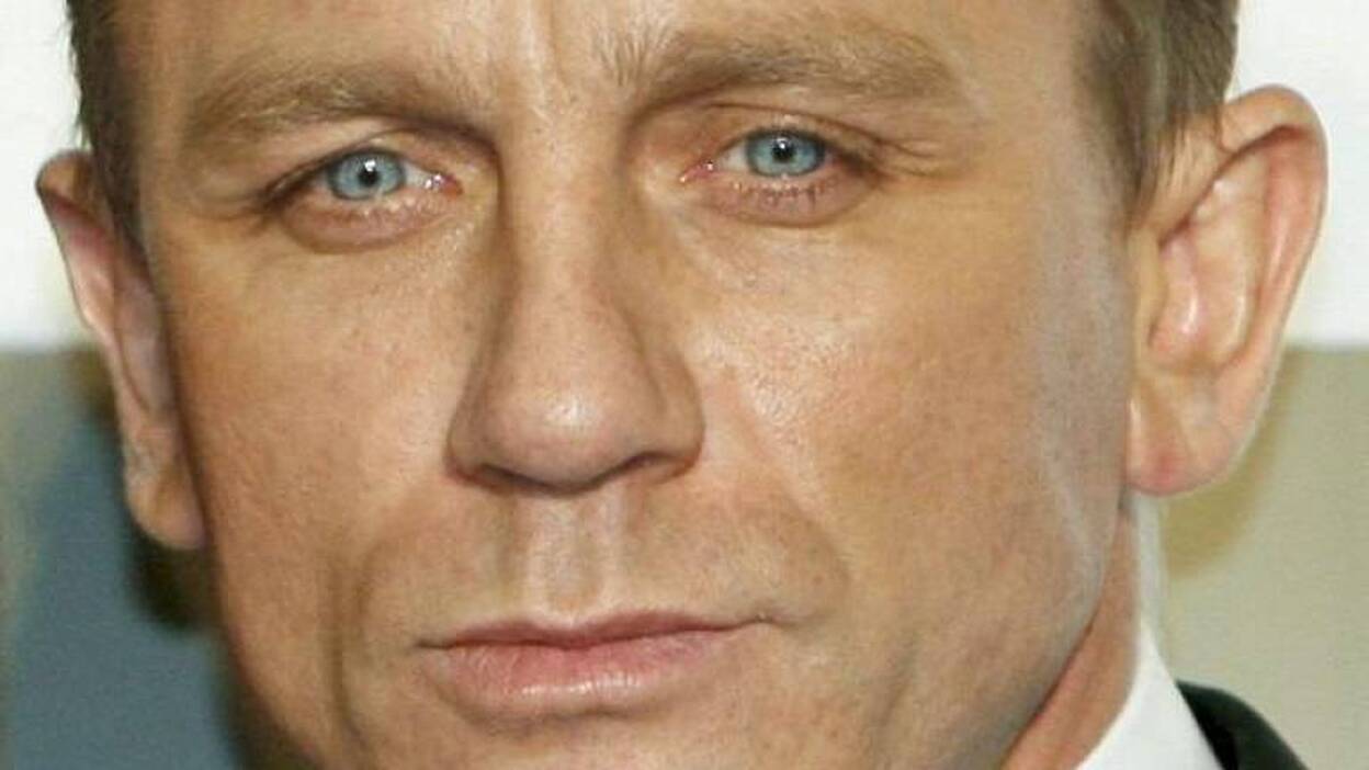 James Bond y su licencia para vestir