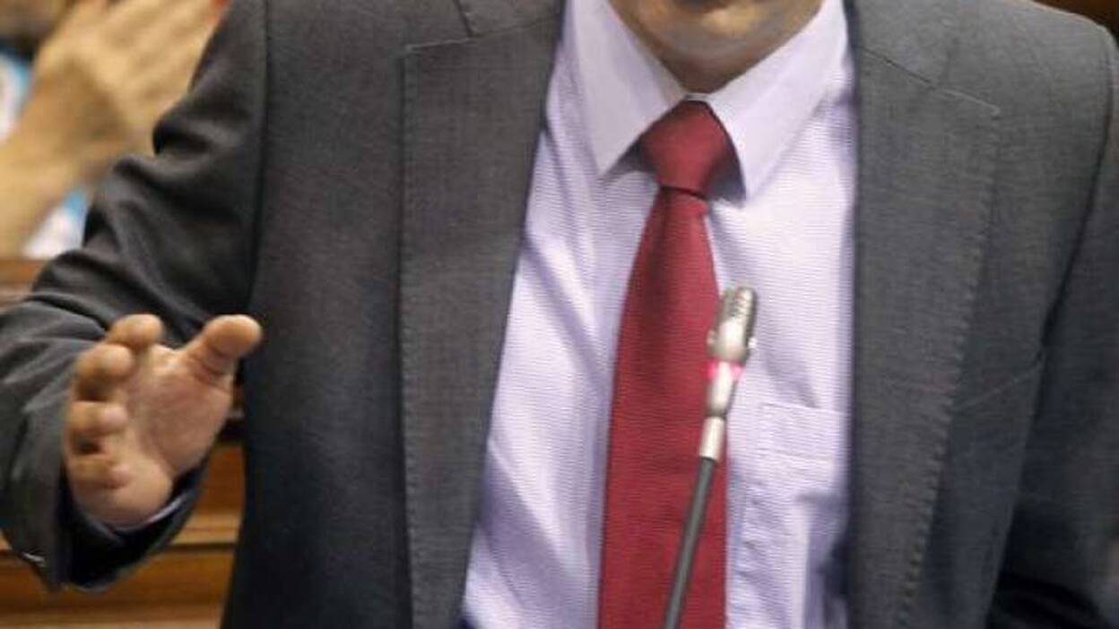 Ortiz niega 10.000 despidos y dice que se han reducido 1.370 empleados