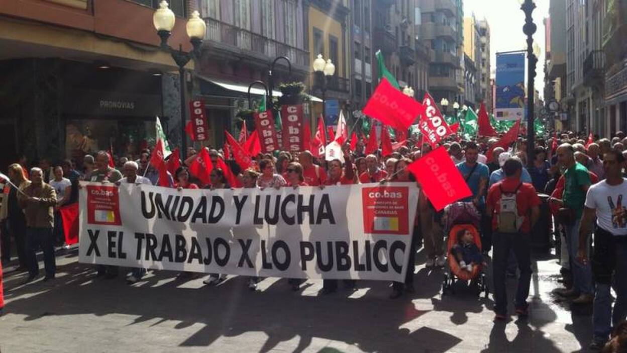 Miles de manifestantes en Triana