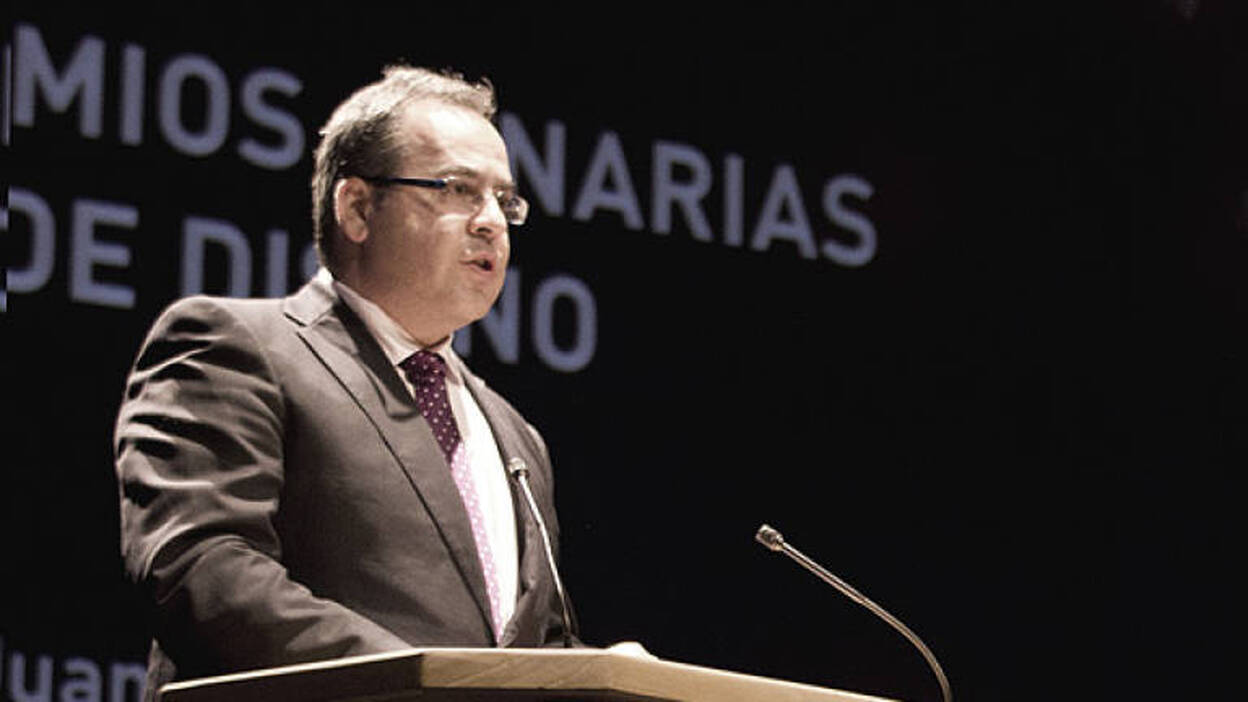 Juan Domínguez se siente víctima de una cacería política