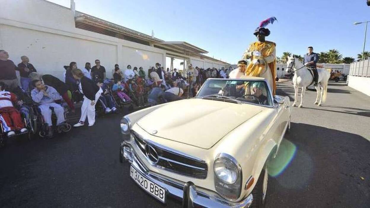 Los Reyes Magos crean ilusión en San Juan de Dios