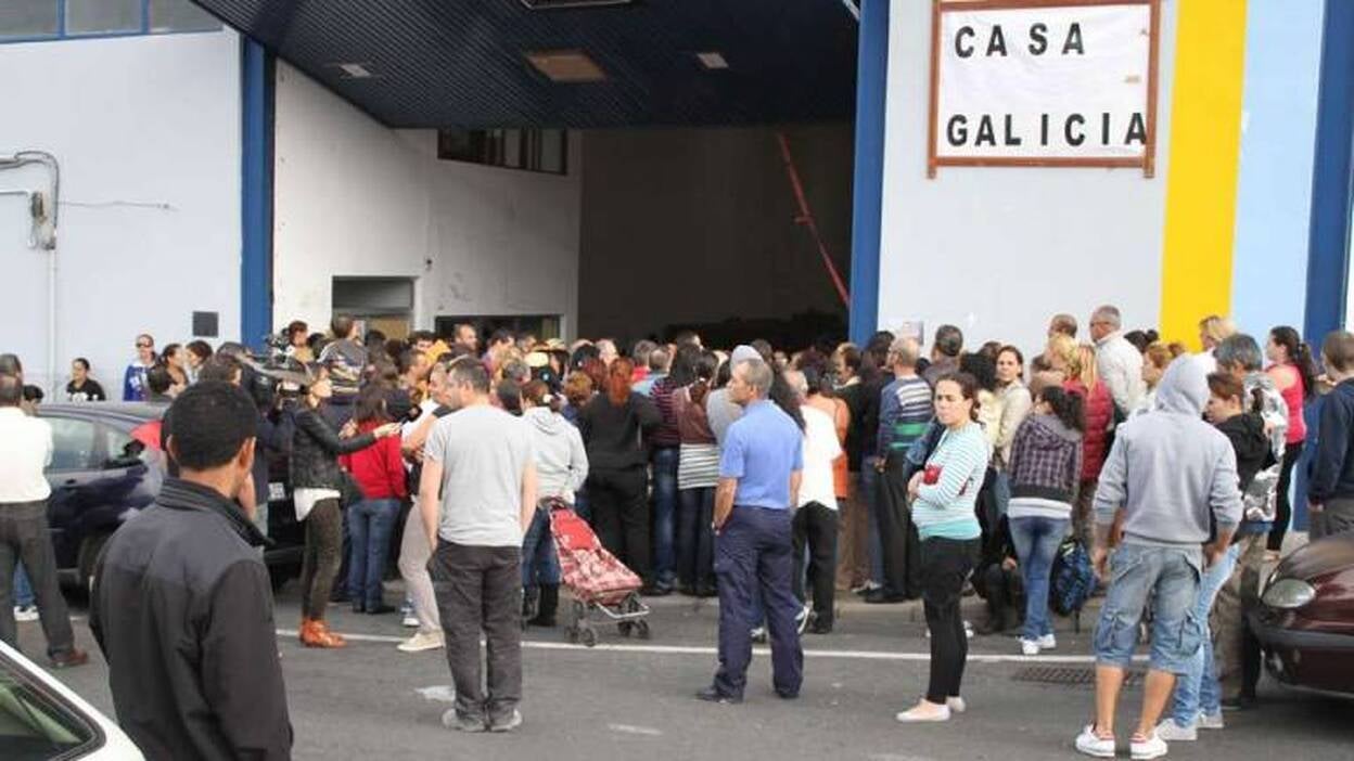 Entrega de alimentos de la Casa de Galicia