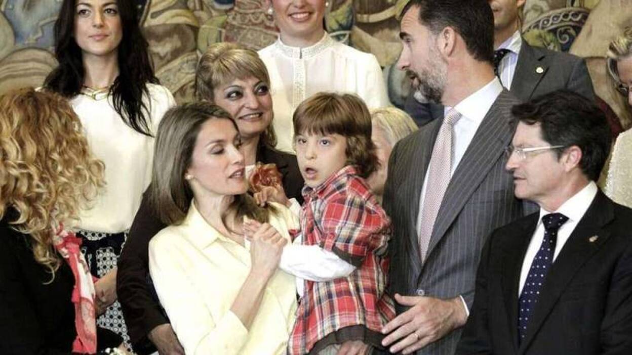 Los Príncipes celebran su aniversario trabajando en Zarzuela