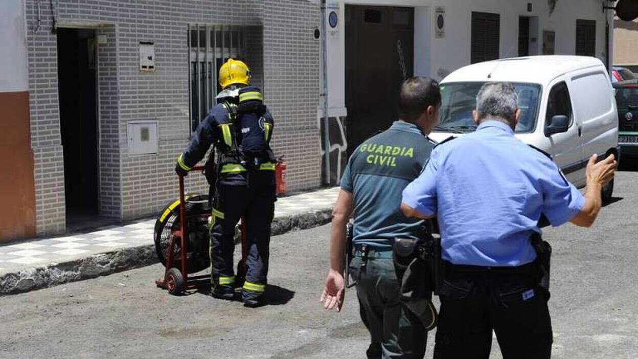 Una sartén provoca un incendio en una casa terrera de Arinaga