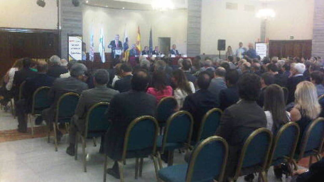 Spar e Hiperdino celebran juntos el Día de Canarias