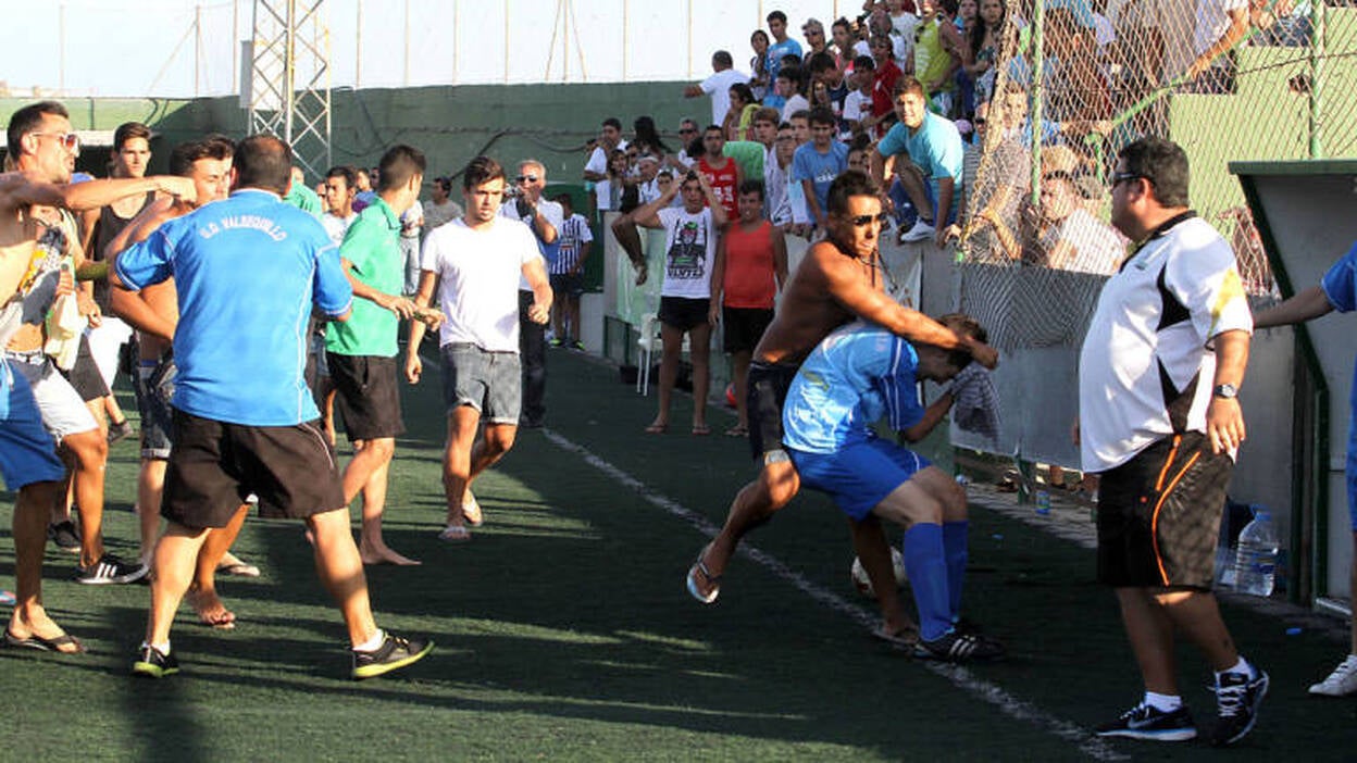 Sancionan con 2 y 3 años sin jugar a 8 cadetes del Arguineguín