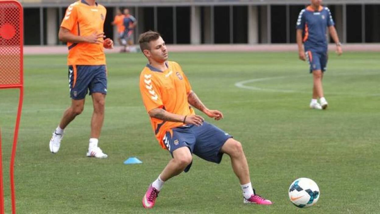 Delev participa por primera vez en la rutina de Lobera