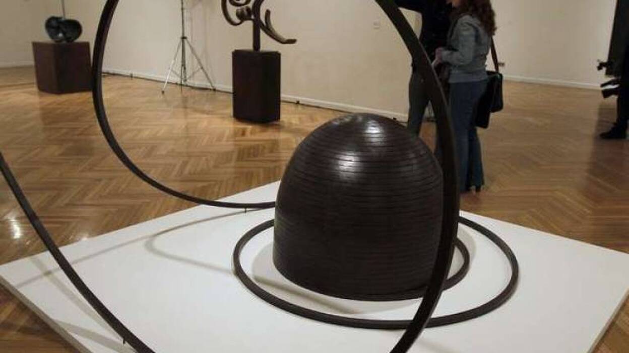 La espiral, una pasión siempre presente en la obra de Martín Chirino