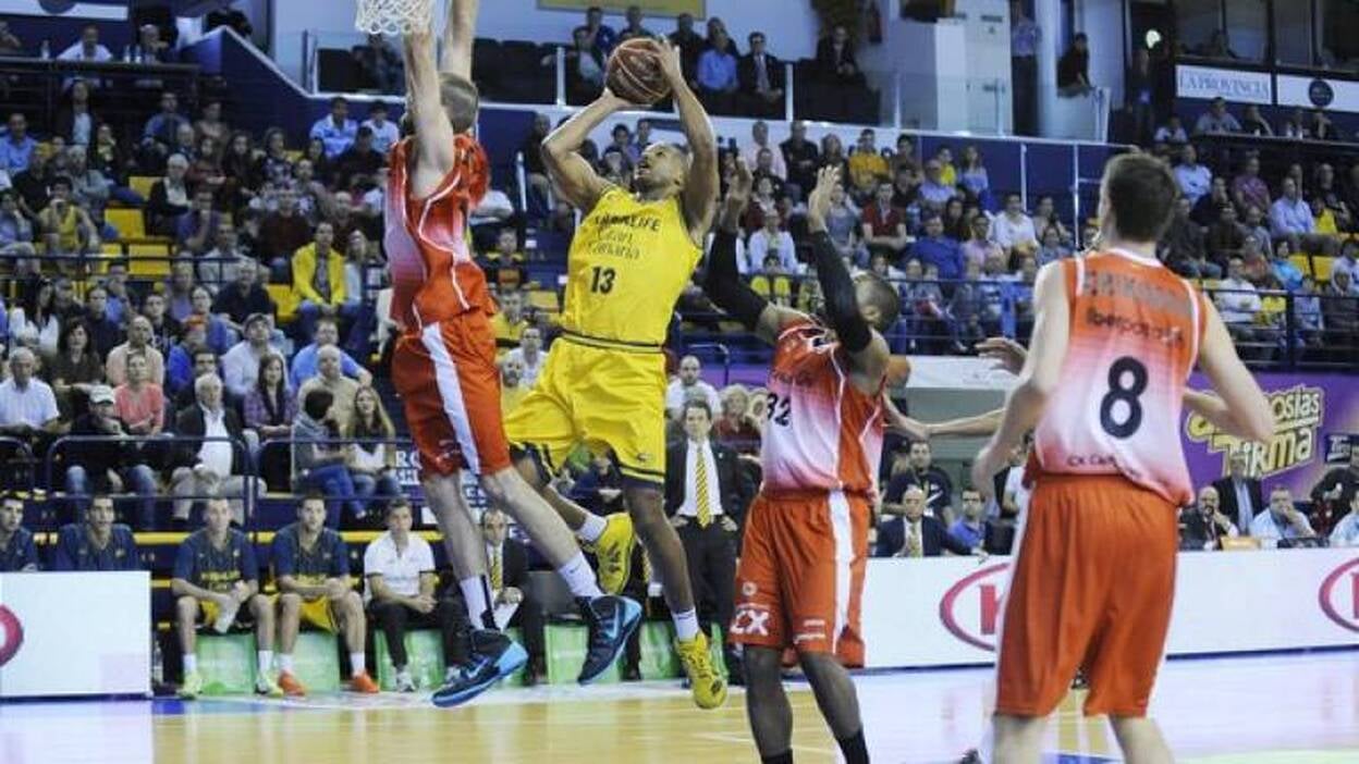 Báez: «Háblenme solo del Unicaja»