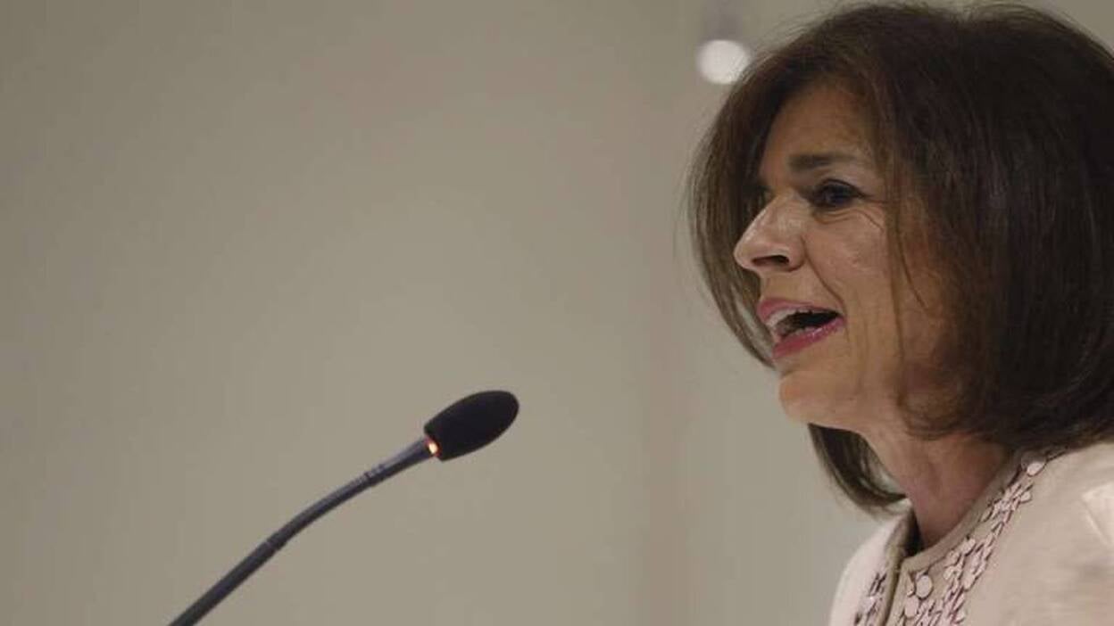 Ana Botella se rebaja el sueldo para adaptarlo a la ley