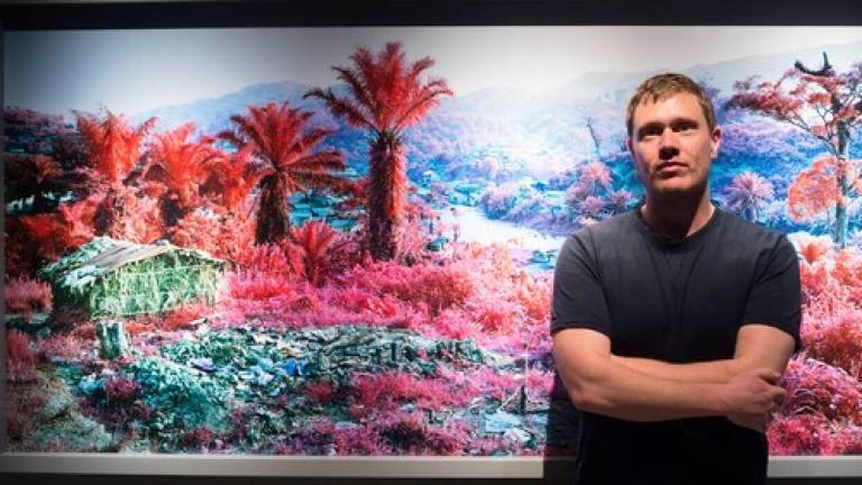 Mosse disfraza la barbarie de belleza en San Antonio Abad