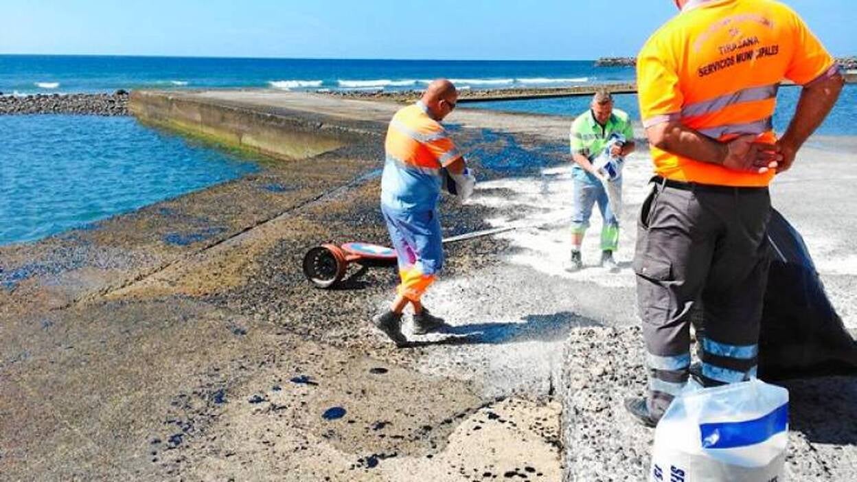Canarias, sin planes de contingencia contra los vertidos en el litoral