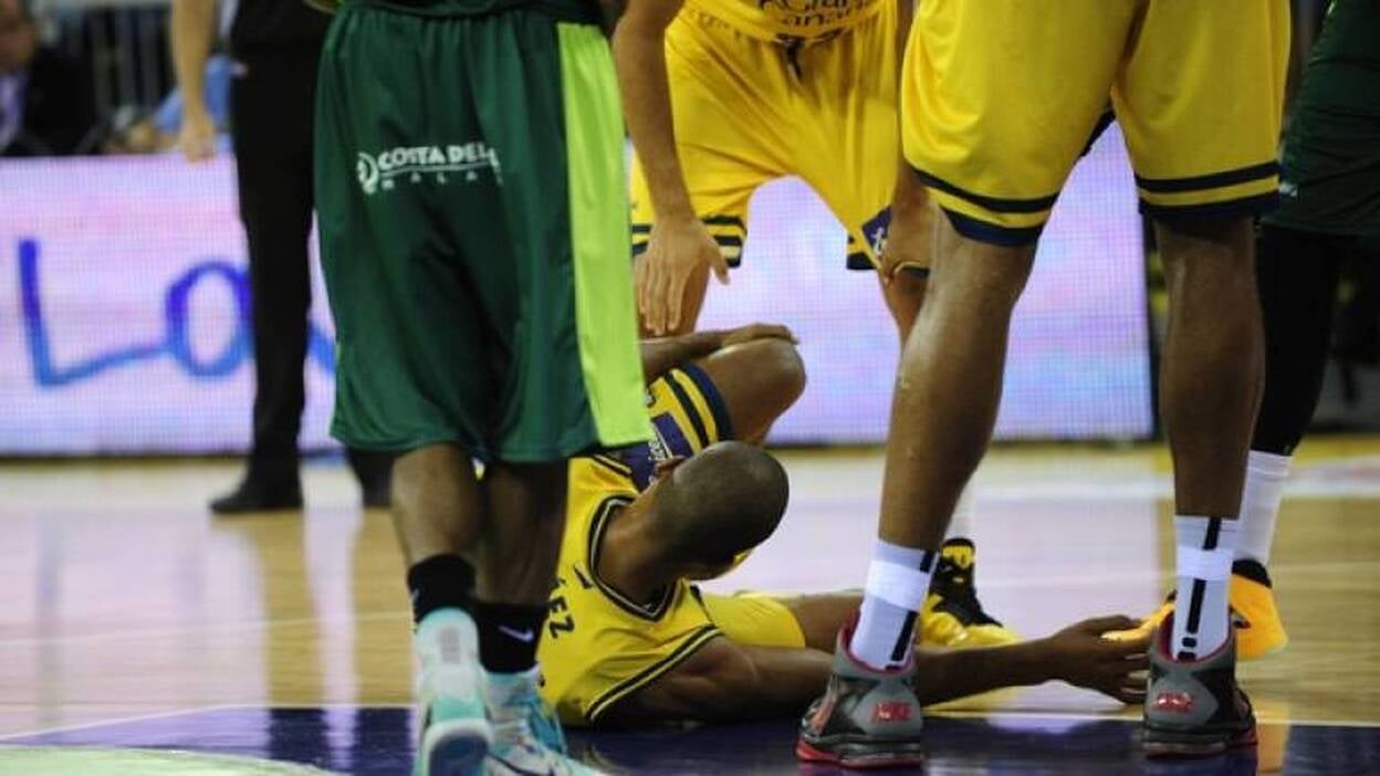 Reposo y rehabilitación para Báez