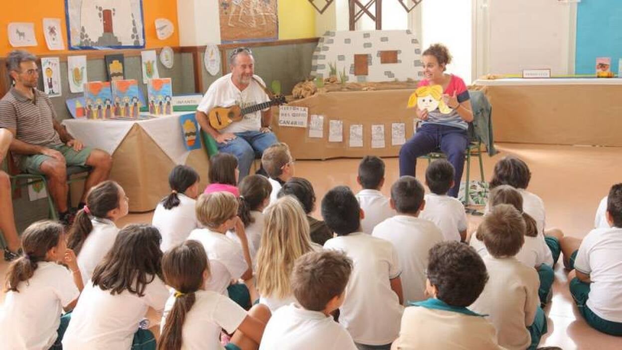 Enseñanza de tres cantos de folclore