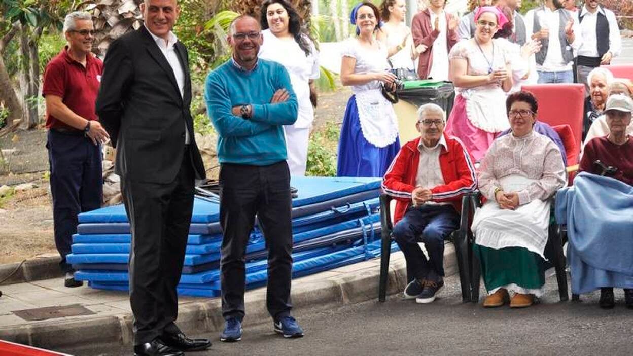 El Centro Sociosanitario El Pino celebra el Día de Canarias