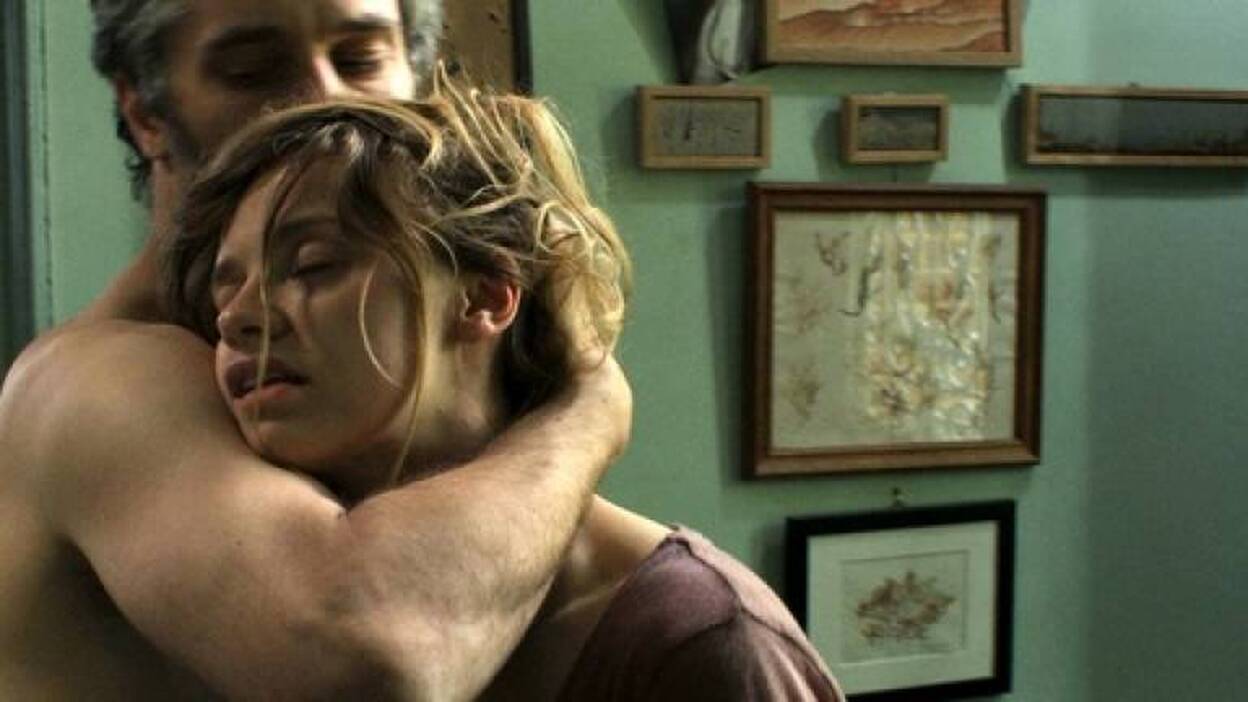 'Love Battles': Un bolero repetitivo y violento